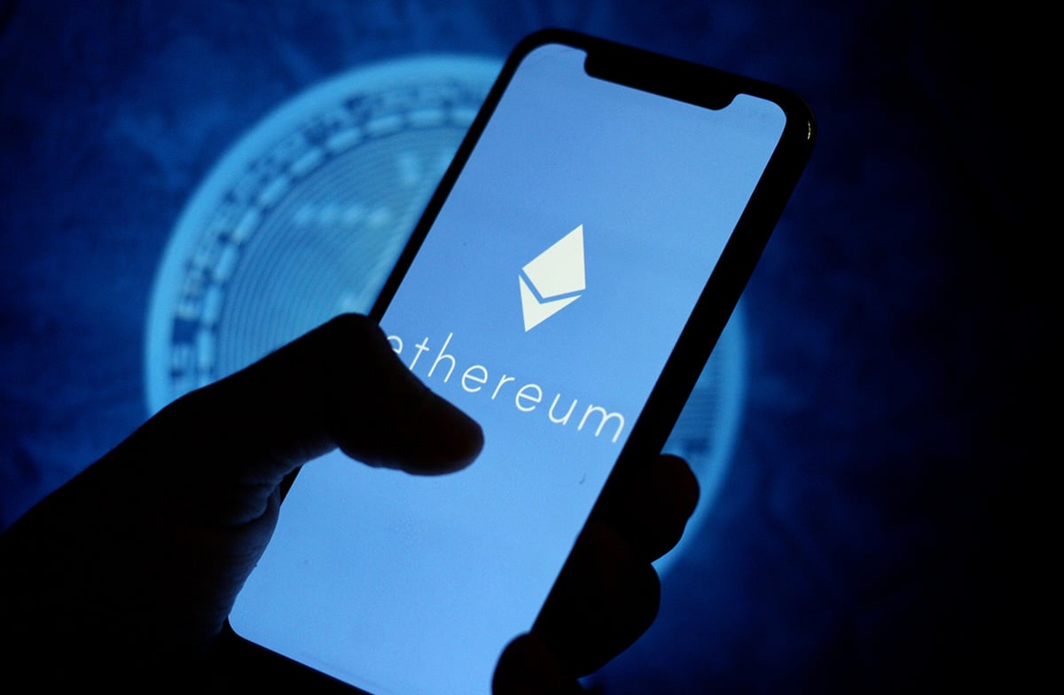 Institutional Money Flows Into Ethereum, Pushing Altcoin Season Into High Gear